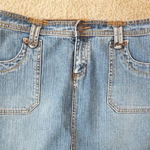Daisy Fuentes Denim Skirt Size 6